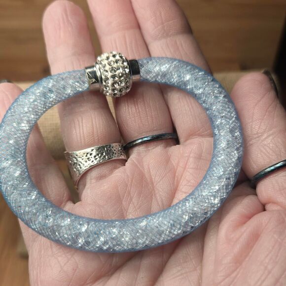 Swarovski elements Women's Silver and Blue  crushed crystal Jewelry - Picture 6 of 6